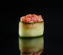 Гункан с тунцом 