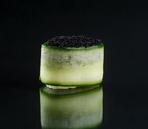 Гункан с тобико черной