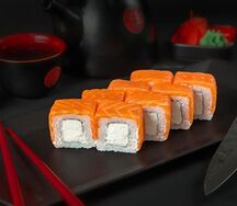 Pолл Филадельфия с императорским лососем