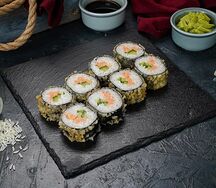 Горячий ролл с угрем и лососем