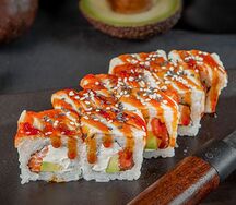 Ролл Канада с угрем и нежным лососем под соусом унаги