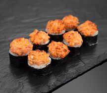 Запечённый ролл с острым лососем