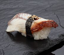 Суши с угрем