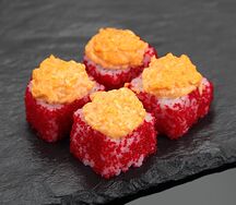 Запеченный ролл с крабом (1/2 порции)