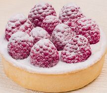 Тарталетка с малиной