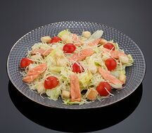 Цезарь с опаленным лососем