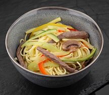 Яичная лапша с говядиной