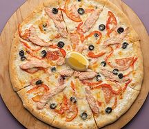 С красной рыбой, томатом и болгарским перцем