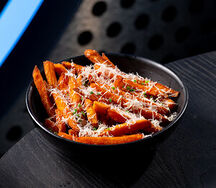 Батат фри с пармезаном