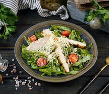 Салат с рукколой