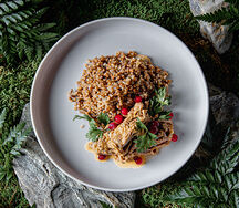 Бараний бок с гречневой кашей