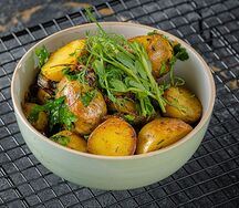 Жареный беби картофель с розмарином