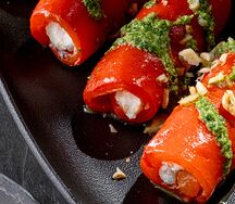 Рулетики из печенных перцев