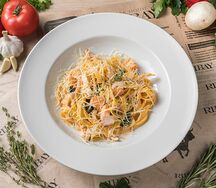 Паста с морепродуктами и шпинатом
