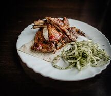 Баранья корейка на гриле с картофелем на гриле