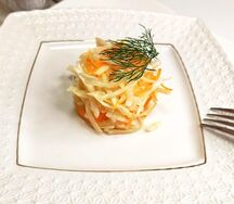 Салат из квашеной капусты