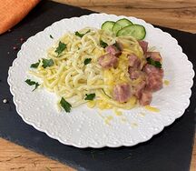 Паста с ветчиной и сыром в соусе бешамель