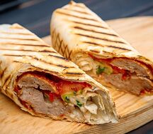 Люля из курицы в лаваше 