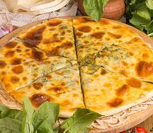 Хачапури со шпинатом и сыром большое