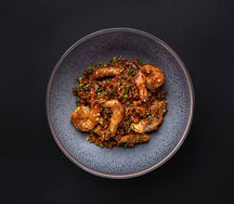 Острый рис по-тайски с курицей и креветками