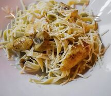 Паста с курицей и грибами