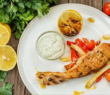 Стейк из семги с овощами
