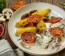 Скоблянка из косули с грибами и картофелем