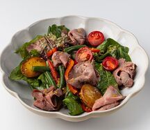 Ростбиф, картофель бейби и стручковая фасоль