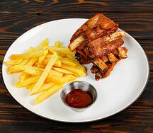 Ребрышки с картофелем фри