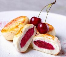 Сырники с вишней
