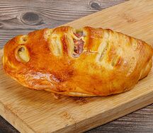 Корзинка с курицей и сыром