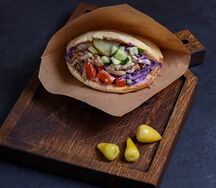 Пита-шаурма из курицы