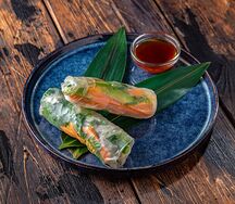 Спринг-роллы с креветкой и авокадо