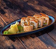 Опаленный лосось с креветкой темпура