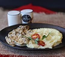 Бефстроганов с пюре