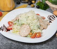 Салат Цезарь с курицей