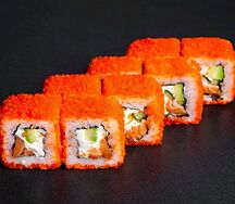 Ролл Калифорния с лососем