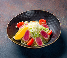 Салат Цезарь с тунцом