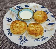 Сырники со сметаной