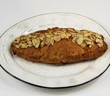 Круассан миндальный