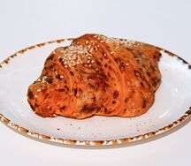 Круассан сырный с ветчиной