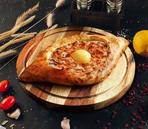 Хачапури по-аджарски с курицей