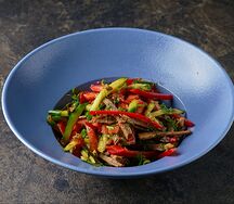 Теплый салат с куриной печенью