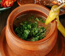 Лобио с гурийской капустой и мчади