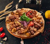 Ассорти из мясных шашлыков