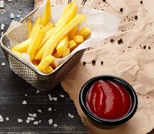 Картофель фри со сванской солью