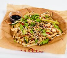 Рисовая лапша с курицей
