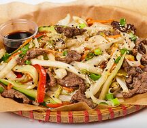 Пшеничная лапша с говядиной