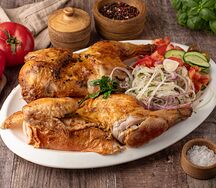 Курица гриль в лаваше с овощами и соусами