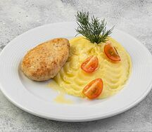 Куриная котлета с картофельным пюре